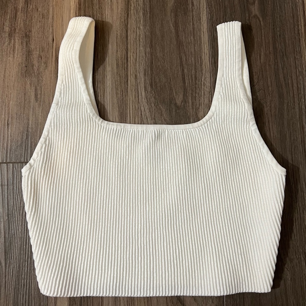 Aritzia Babaton Squareneck Sculpt Knit Cropped Top